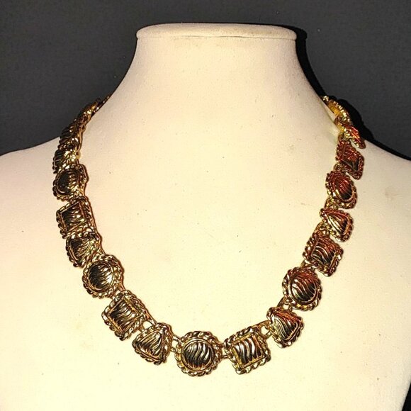 Anne Klein Link Necklace 16 Gold Tone Chunky Adjustable Toggle Clasp Texture - Picture 3 of 9